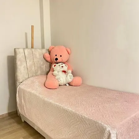 Ortakoy'de Bogaza Yakin Bahceli Genis 3+1 Daire Apartman